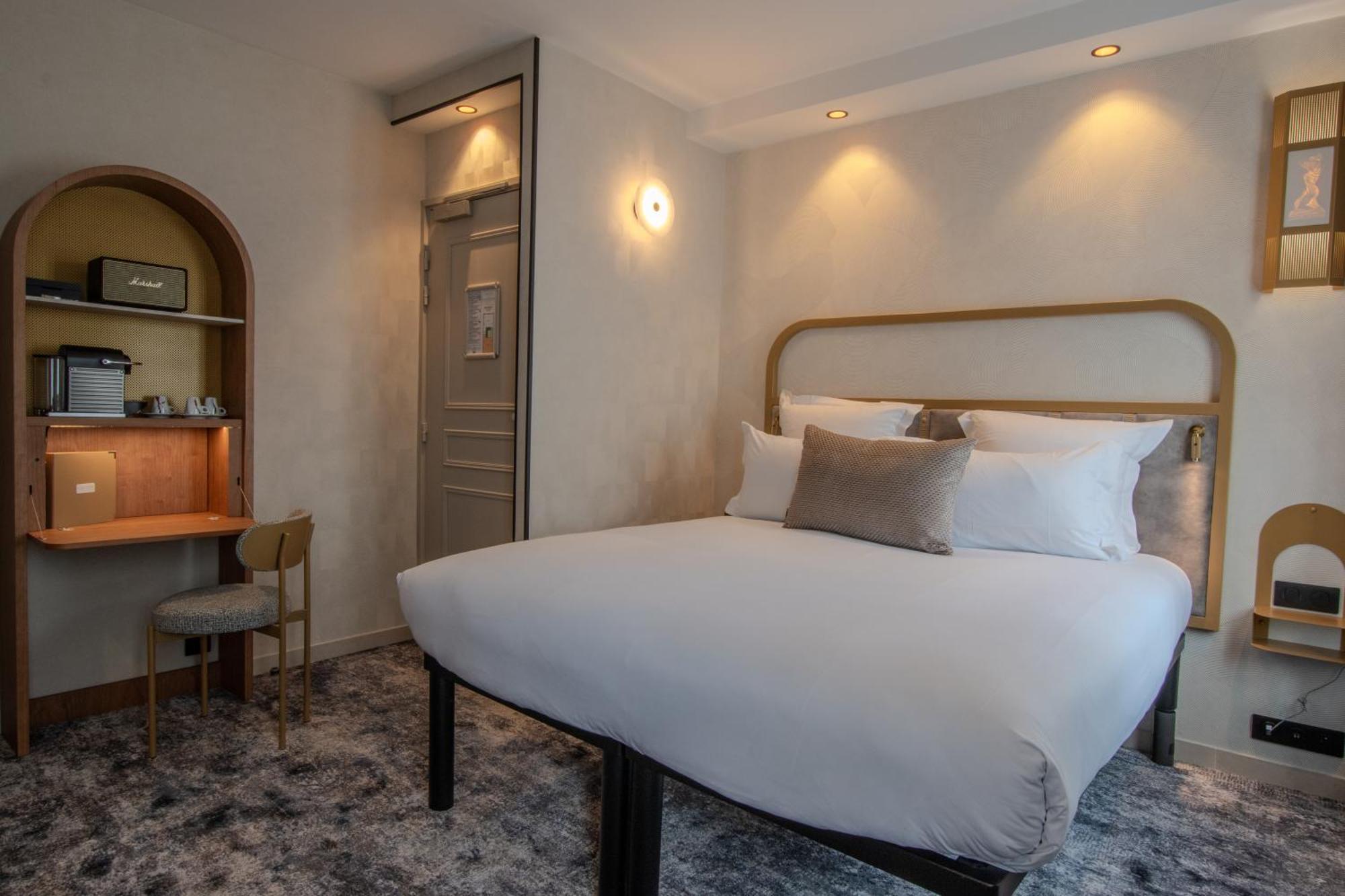 Hotel Du Cadran Paris Exterior photo